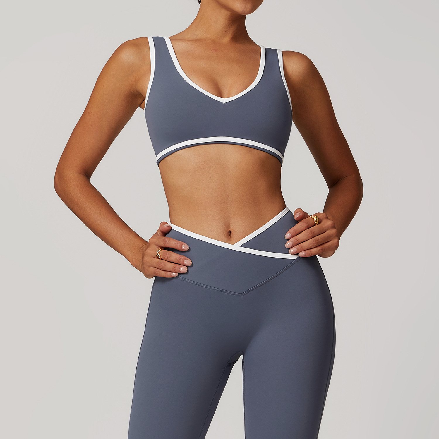 Yoga Và Fitness - Sport Bra Wanita Model V-Neck, Push